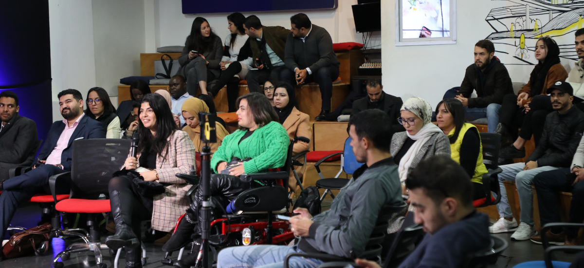 group image of scalerator 8 cohort listening to team's pitch